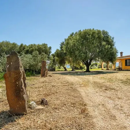 Villa Lovely With Private Wide Garden Near Orosei *