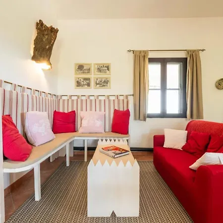 Villa Lovely With Private Wide Garden Near Orosei *